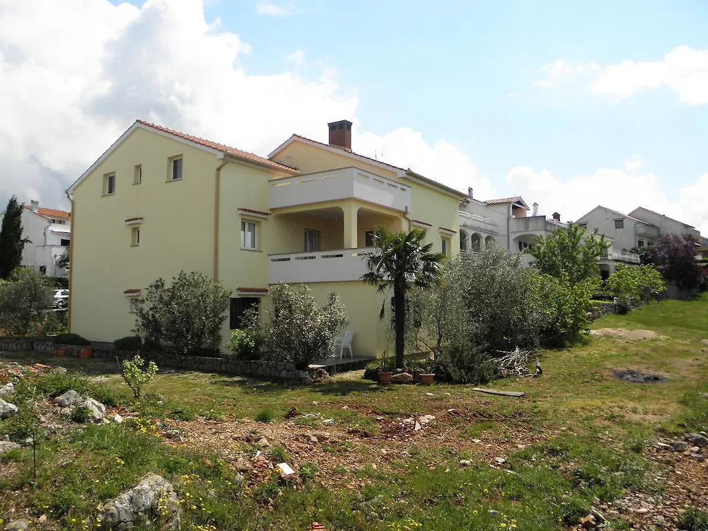 Apartments Njivice Bajcic